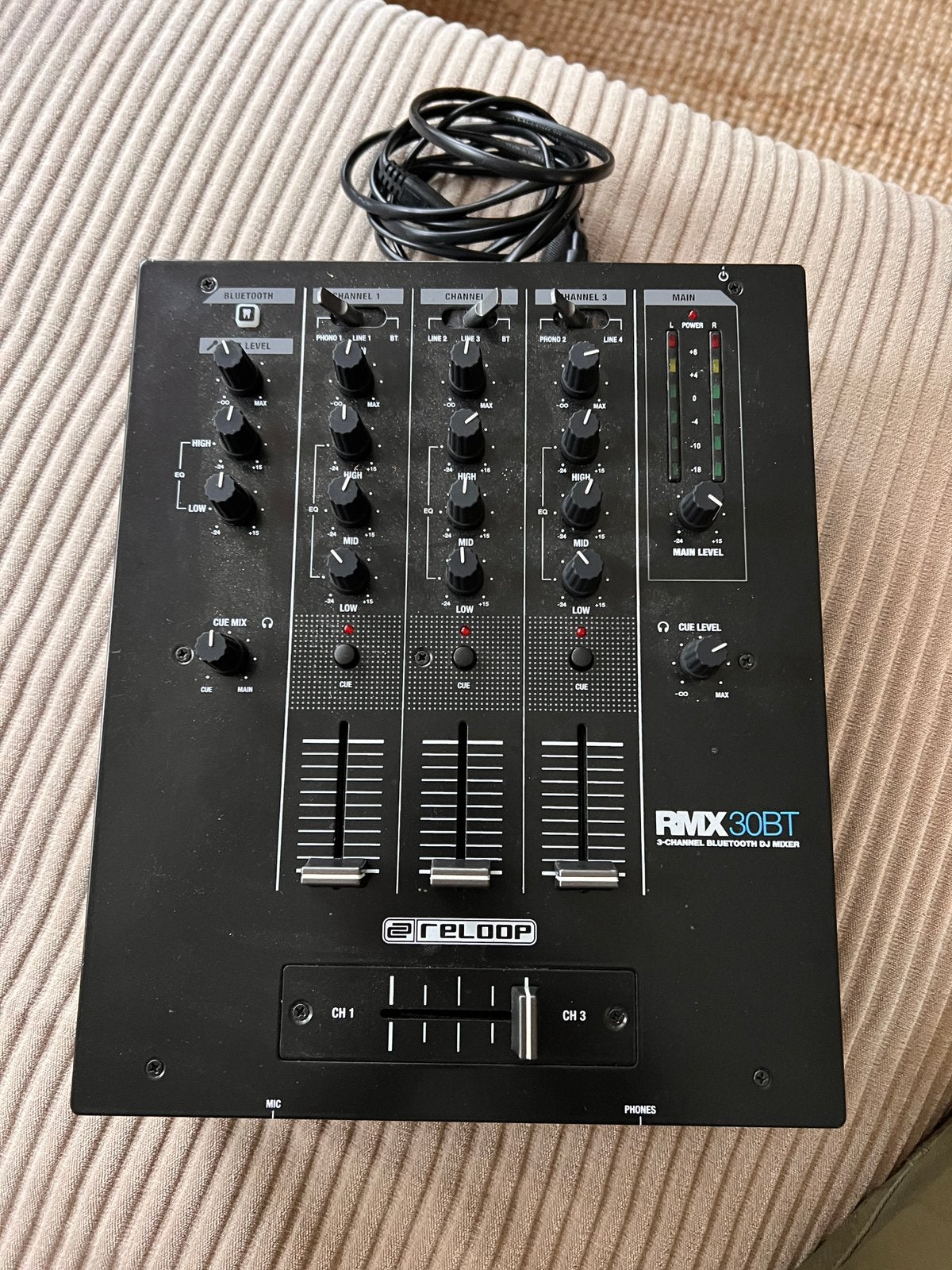 DJ mixer met Bluetooth!, Muziek en Instrumenten, Ophalen of Verzenden, Zo goed als nieuw, Minder dan 5 kanalen