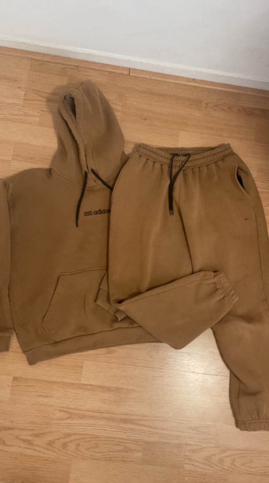 Adidas heren trainingspak (M), Kleding | Dames, Huispakken, Ophalen, Nieuw, Maat 38/40 (M), Bruin