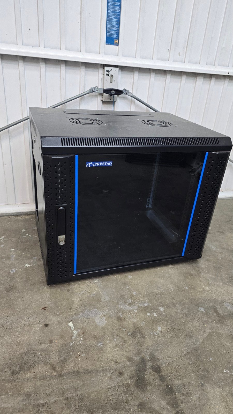 Prestaq 9U 19 inch serverrack / patchkast zwart, Ophalen, Gebruikt, Glas, Plaatstaal