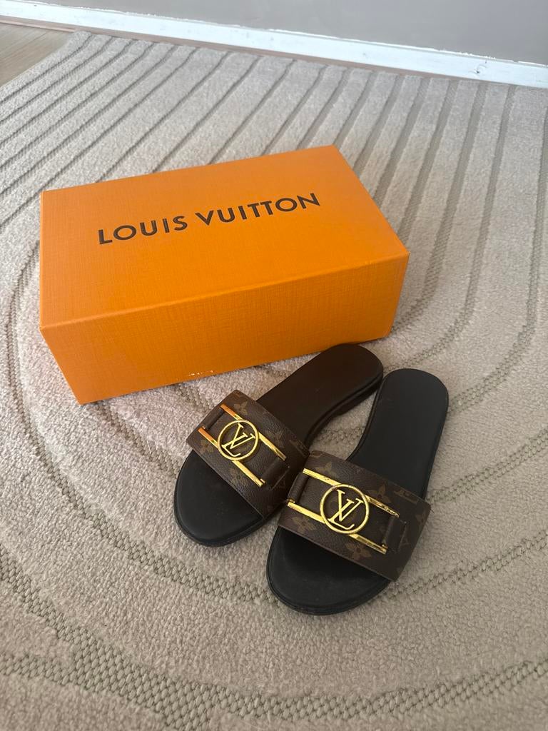 Louis Vuitton Slippers Maat 36, Kleding | Dames, Ophalen of Verzenden, Gedragen, Bruin, Slippers