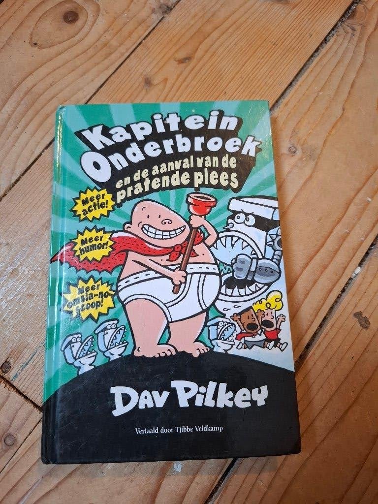 Kapitein Onderbroek en de aanval van de Pratende Plees!, Ophalen of Verzenden, Zo goed als nieuw, Dav Pilkey, Fictie algemeen
