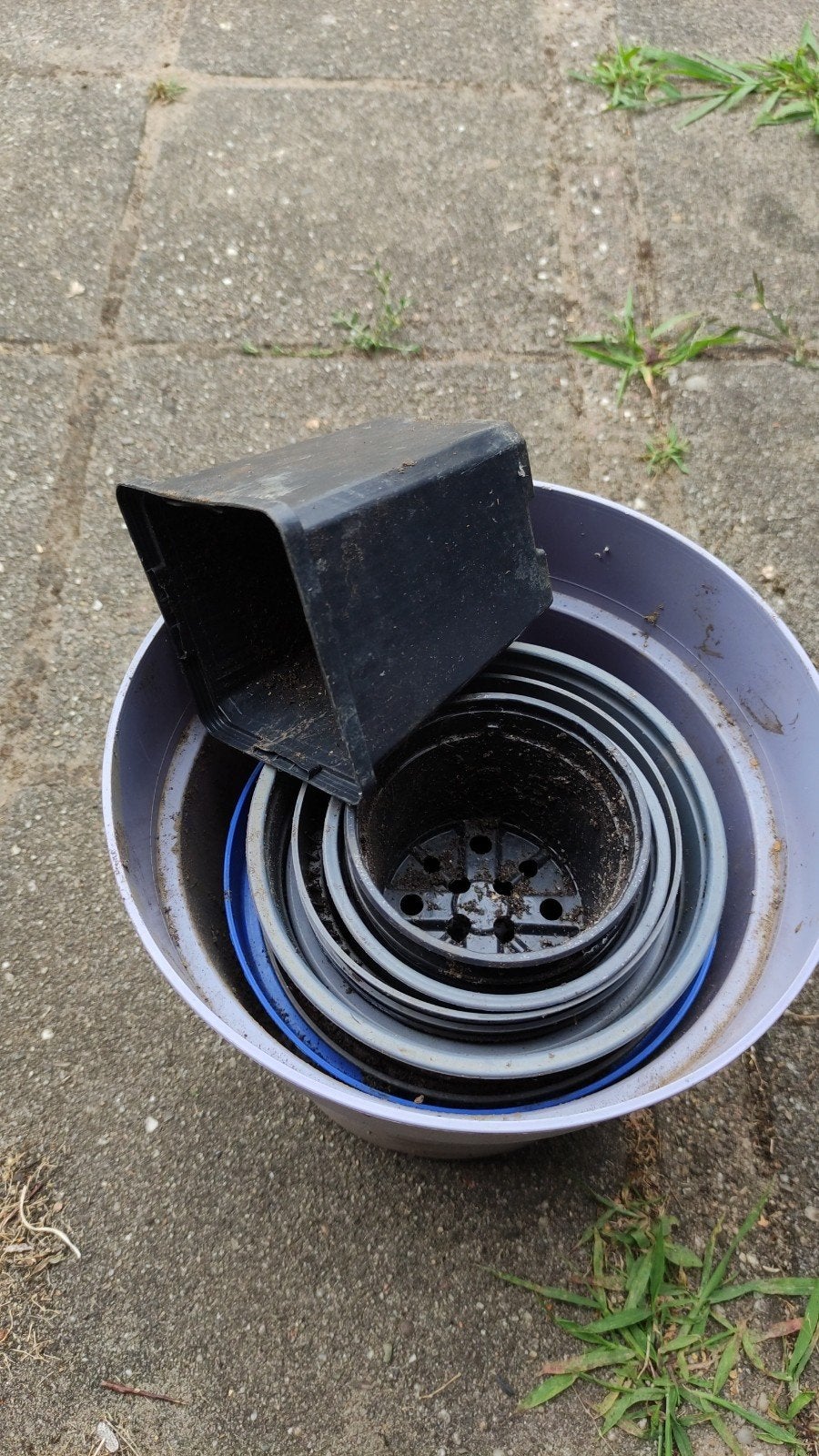 Set van diverse plastic bloempotten en kweekpotten, Kunststof, Gebruikt, Rond, Minder dan 40 cm