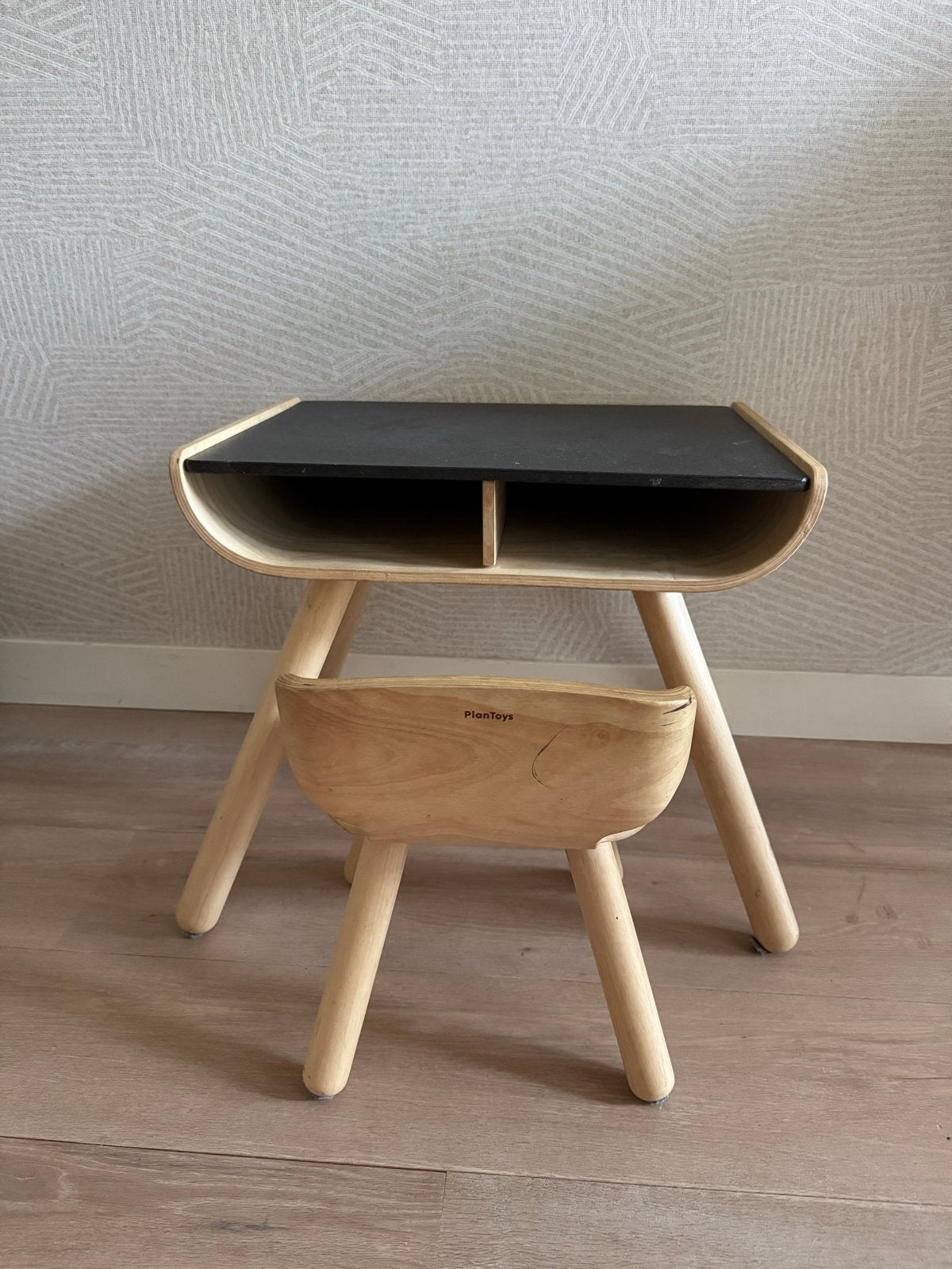 Plantoys kindertafel met stoel, Ophalen, Gebruikt, Tafel(s) en Stoel(en)