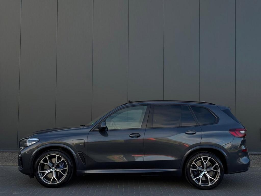 BMW X5 xDrive45e M PACK PANO NAVI CAMERA LED LEDER SPORTVELG, Auto's, Automaat, Gebruikt, X5, Overige brandstoffen