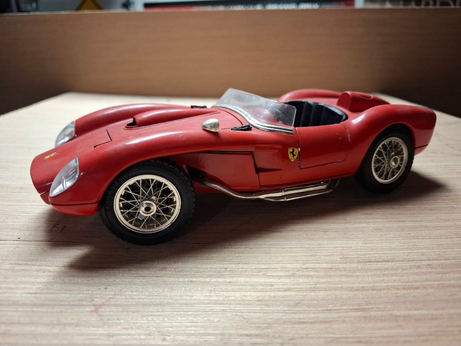 Bburago modelauto Ferrari Testarossa rood, Ophalen, Gebruikt, Auto
