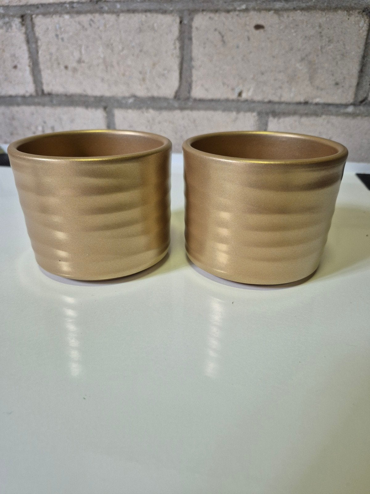 2 goudkleurige bloempotjes, Ophalen, Rond, Aardewerk, Minder dan 40 cm