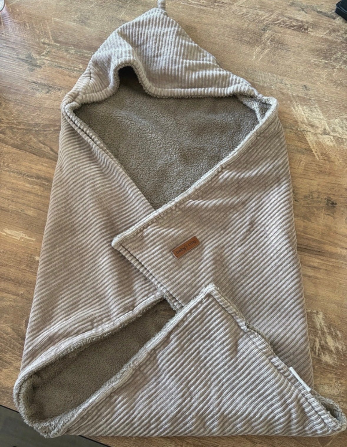 Wikkeldeken Baby's Only - Taupe ribstof met teddy voering, Kinderen en Baby's, Baby's Only, Ophalen of Verzenden, Zo goed als nieuw