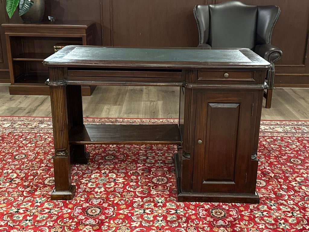 Klassiek Engels bureau #630