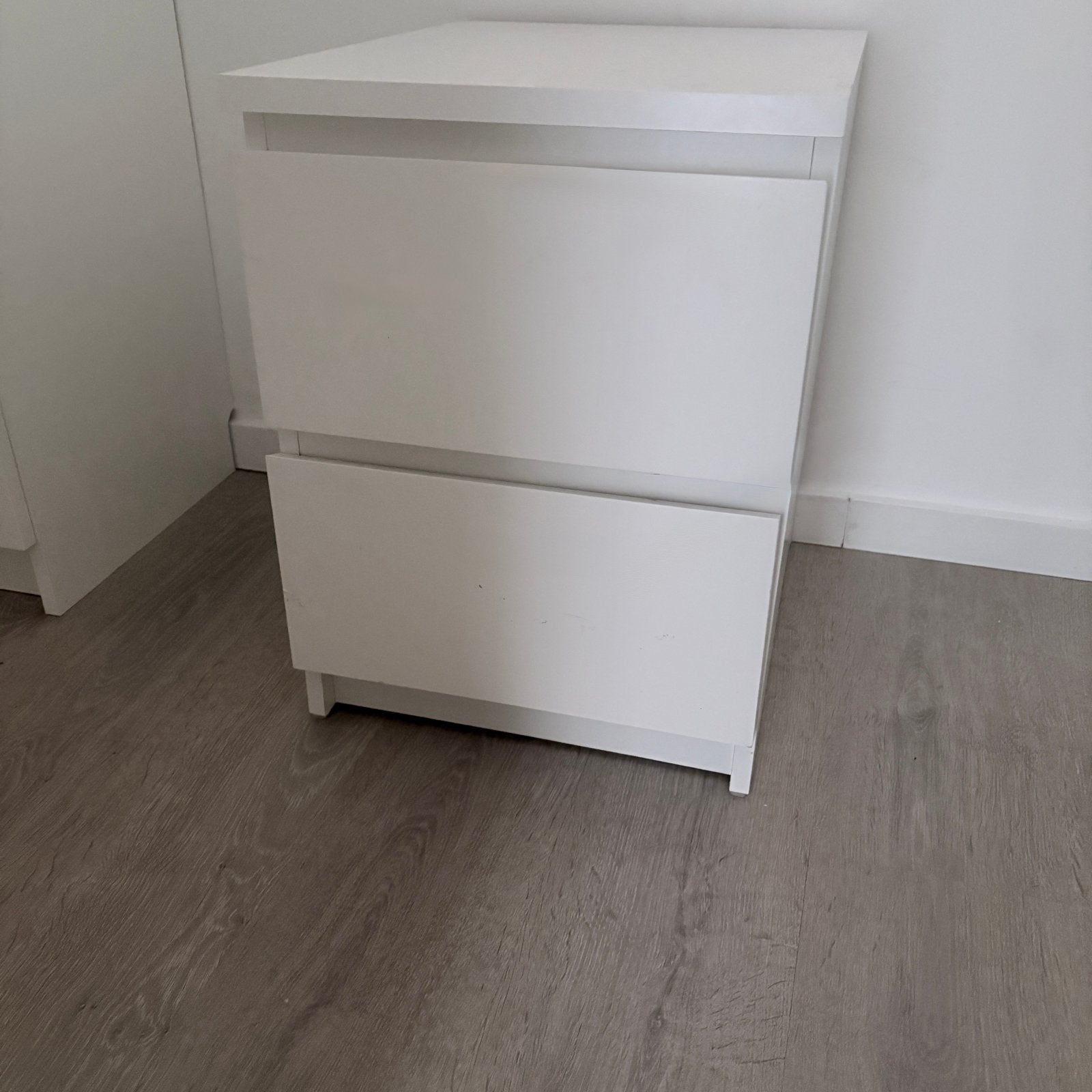 IKEA Malm nachtkastje wit met 2 lades, Ophalen, Gebruikt, 55 tot 70 cm, 45 tot 65 cm