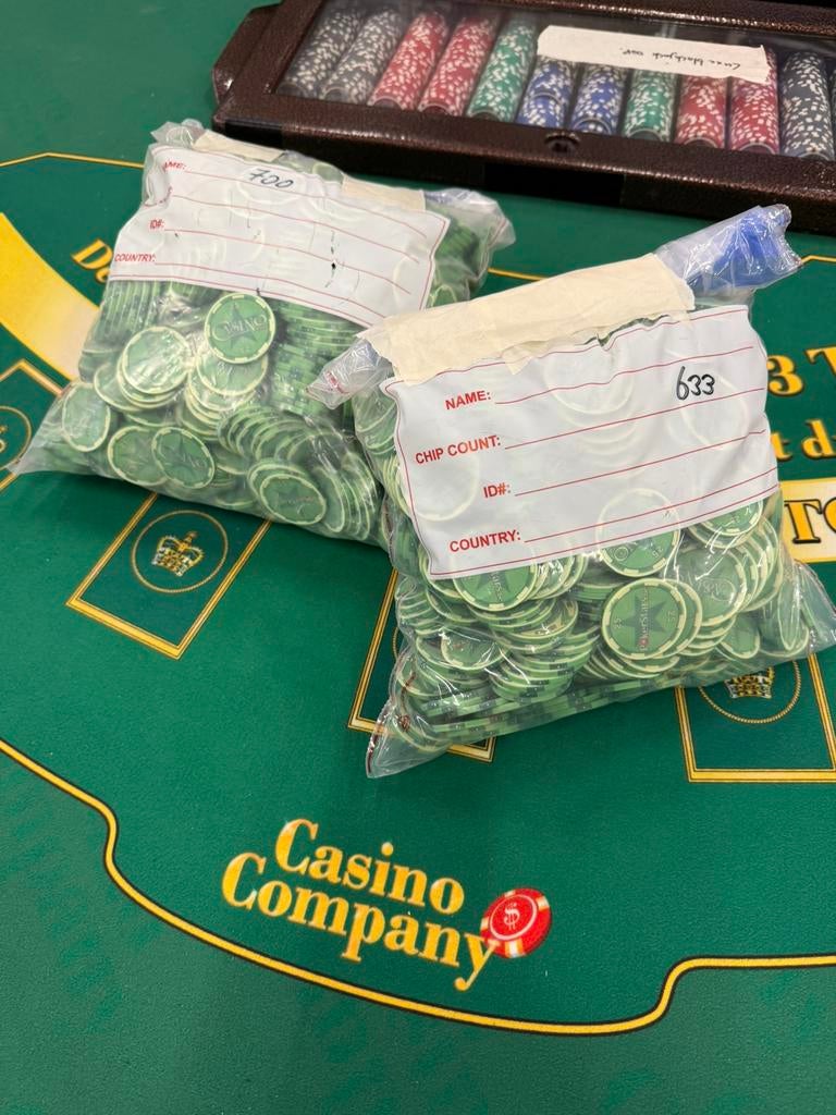 Casino / Poker chips (+_ 7500 stuks) € 100, Ophalen