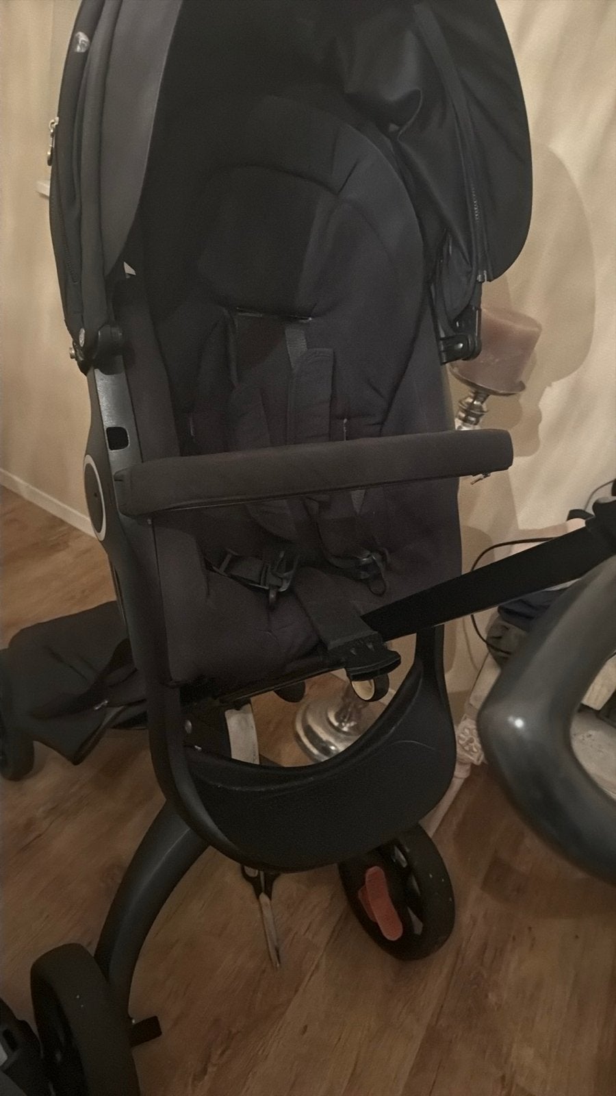 Stokke Xplory V5 Limited Edition Zwart met accessoires, Kinderen en Baby's, Kinderwagens en Combinaties, Gebruikt, Met reiswieg