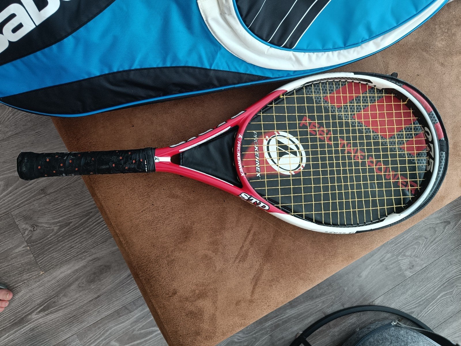 Tennisracket ProKennex STD met Babolat hoes en ballen, Ophalen of Verzenden