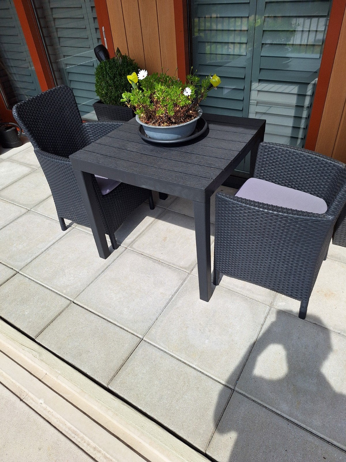 Allibert tuinstoelen met kussen en terras tafel, Rotan, Zo goed als nieuw, Tuinset, Eettafel