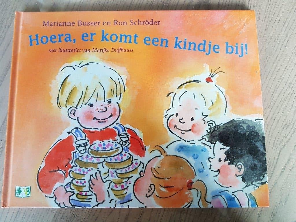 Hoera, er komt een kindje bij Marianne Busser & Ron Schröder, Fictie algemeen, Ophalen of Verzenden, Zo goed als nieuw, Marianne Busser; Ron Schröder