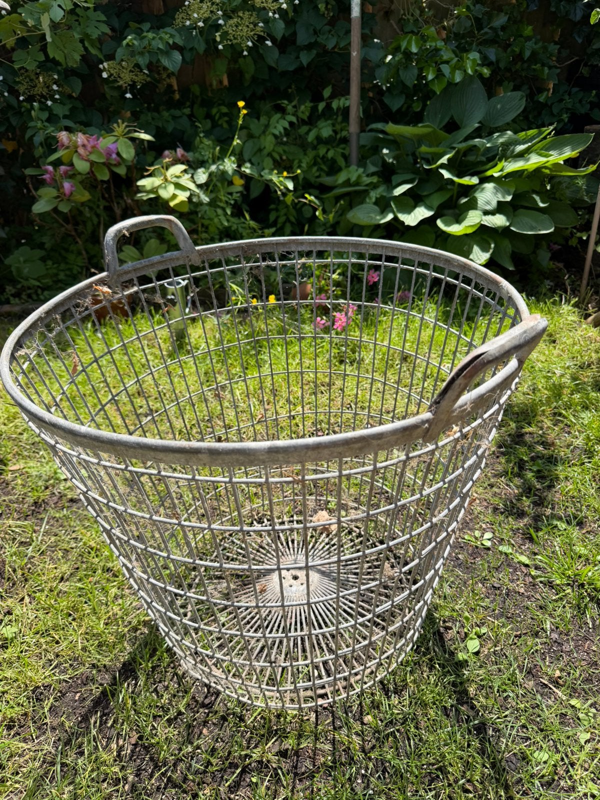 Ijzer gevlochtend mand opberg mand 56 cm diam, Huis en Inrichting, Woonaccessoires | Schalen en Manden, Ophalen of Verzenden, Gebruikt