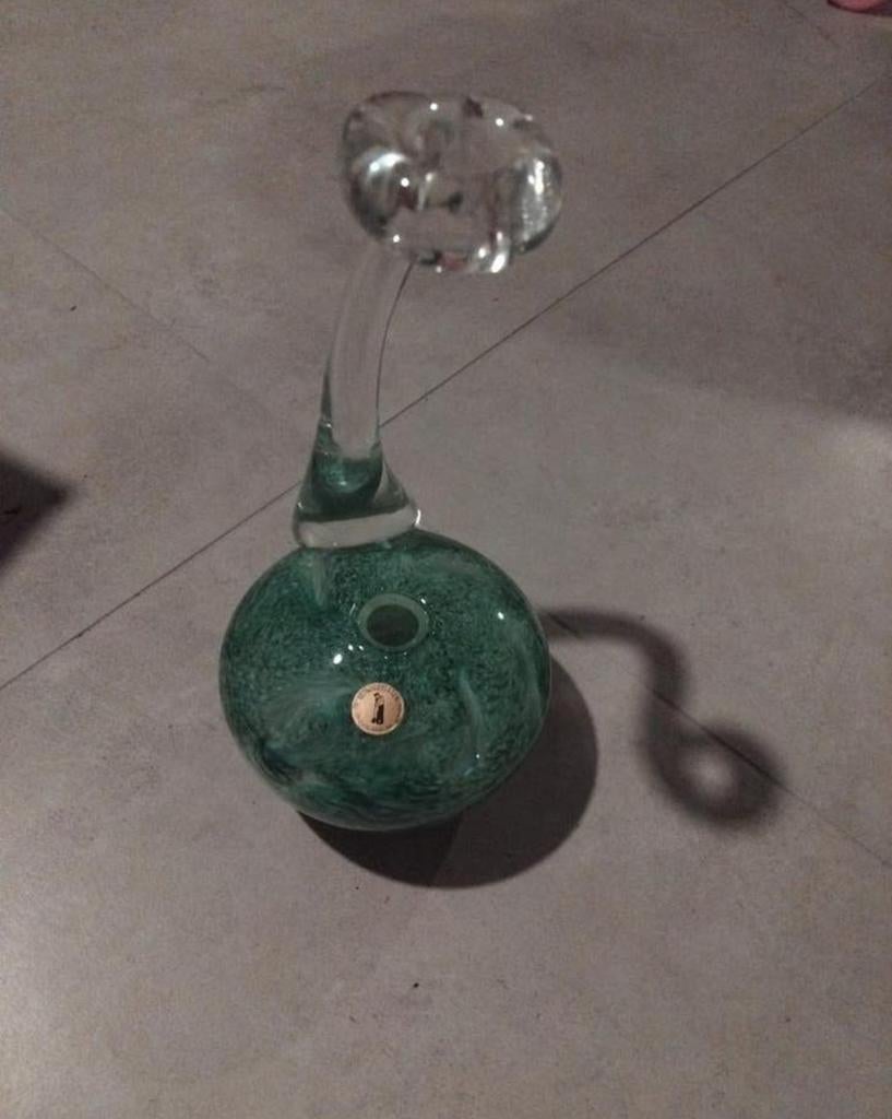 glasblazerij rugen handgeblazen vaas voor 1 bloem vintage

P, Ophalen of Verzenden