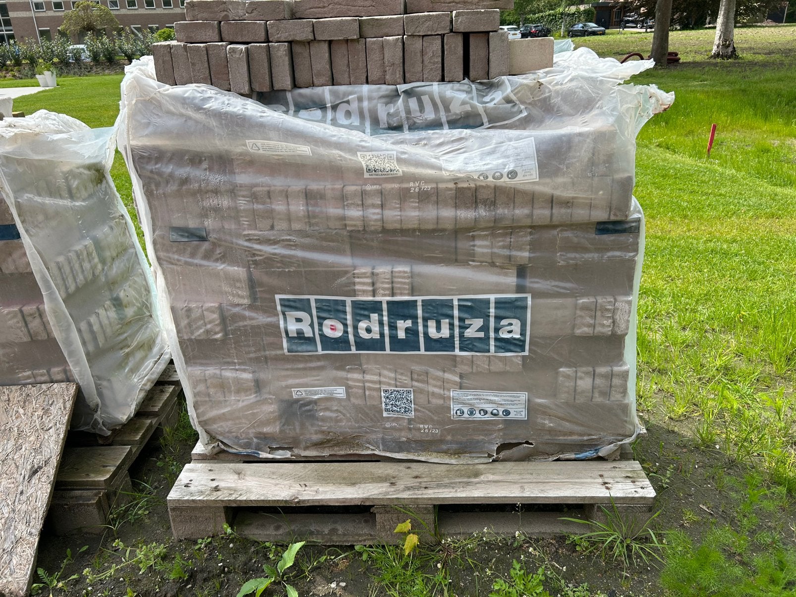 Gratis +/- 500 Rodruza gevelstenen HF HV Grijs - Nieuw, Ophalen, Nieuw, Bakstenen