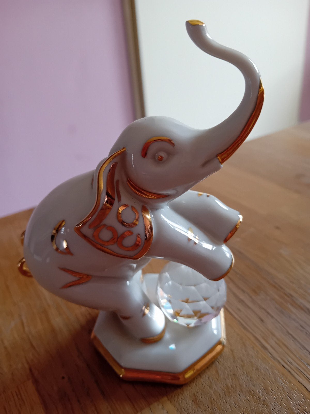 Capodimonte porseleinen olifant met kristallen bal, Antiek en Kunst, Ophalen of Verzenden