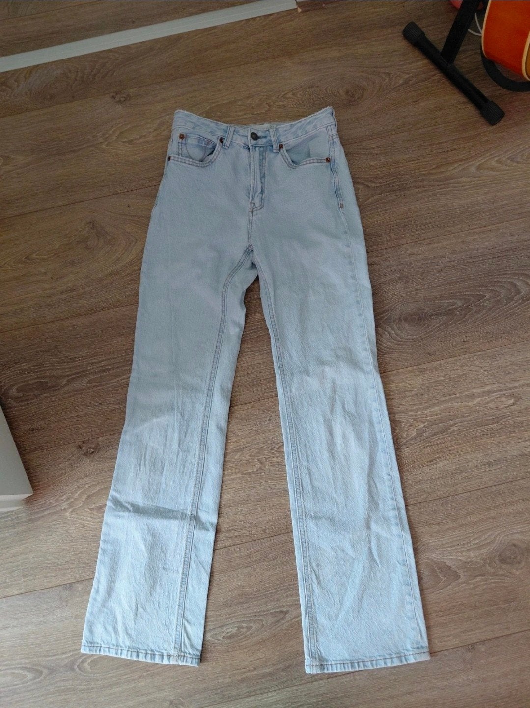 Lichtblauwe stradivarius d98 jeans, Kleding | Dames, Ophalen of Verzenden, Zo goed als nieuw, Blauw, W28 - W29 (confectie 36)