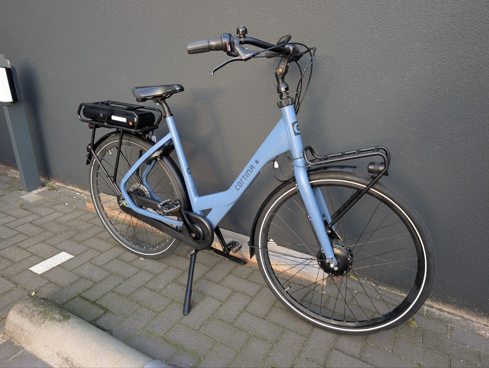 Cortina Common elektrische fiets slecht 2200 km totaal, Ophalen, Zo goed als nieuw, Cortina, 50 km per accu of meer