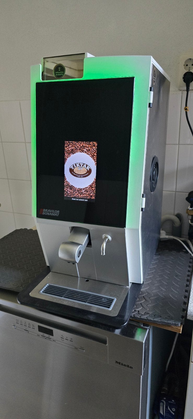 Bravilor Bonamat Esprecious 12 Koffiemachine + Brita filter, Ophalen, 10 kopjes of meer, Koffiemachine, Zo goed als nieuw