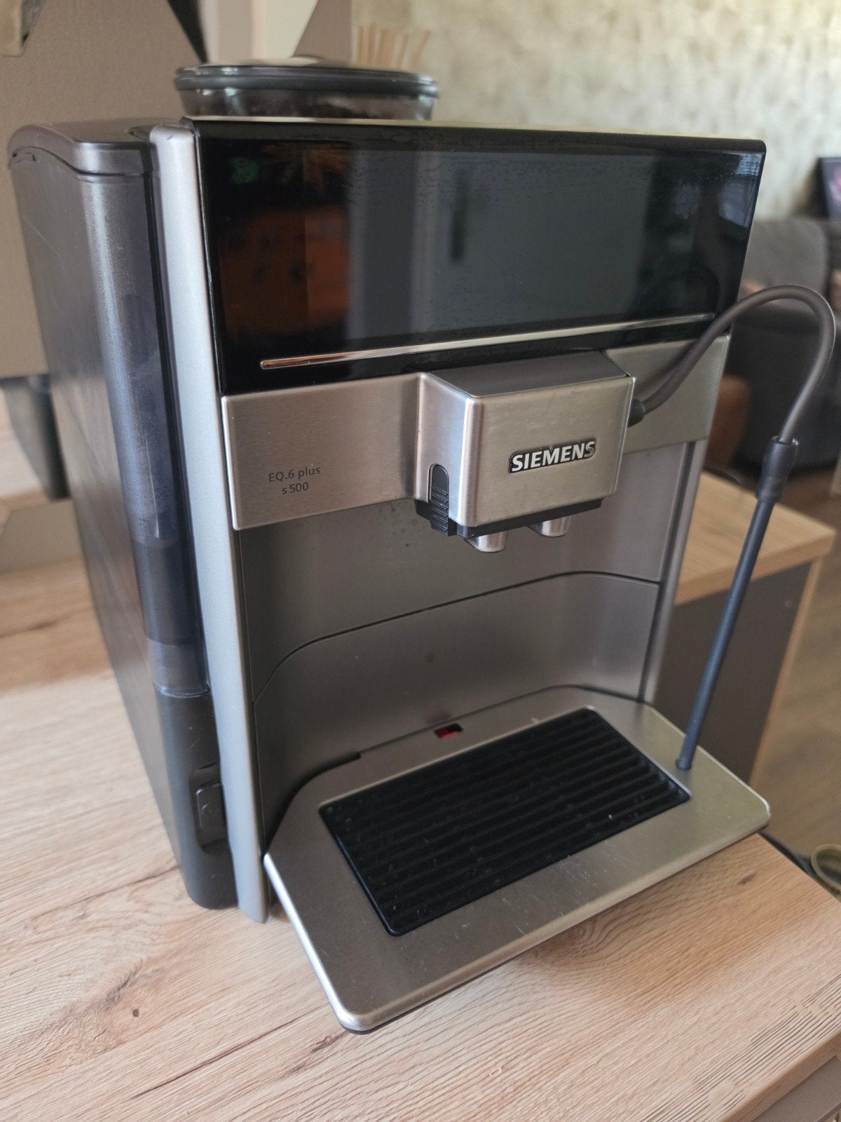 Siemens EQ.6 plus s500, Witgoed en Apparatuur, Gebruikt, Espresso apparaat, 10 kopjes of meer, Afneembaar waterreservoir