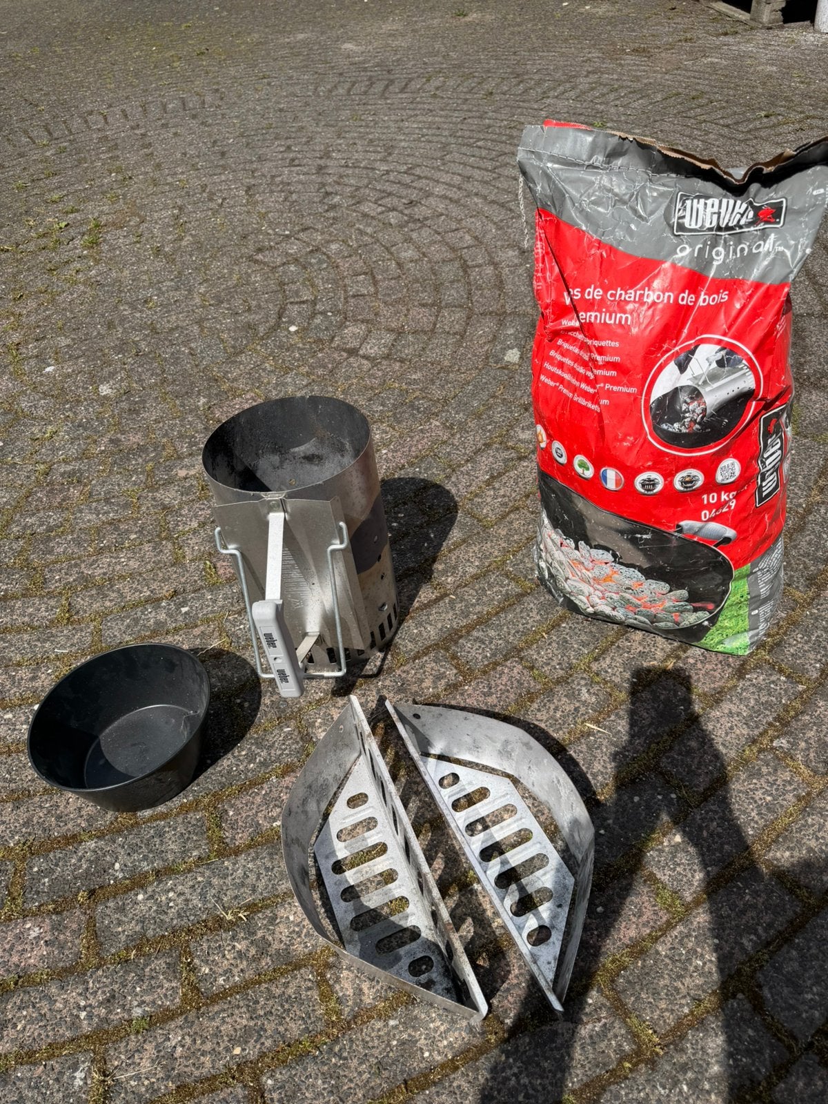 Weber brikettenstarter + houtskoolmanden + briketten 10kg, Ophalen, Zo goed als nieuw