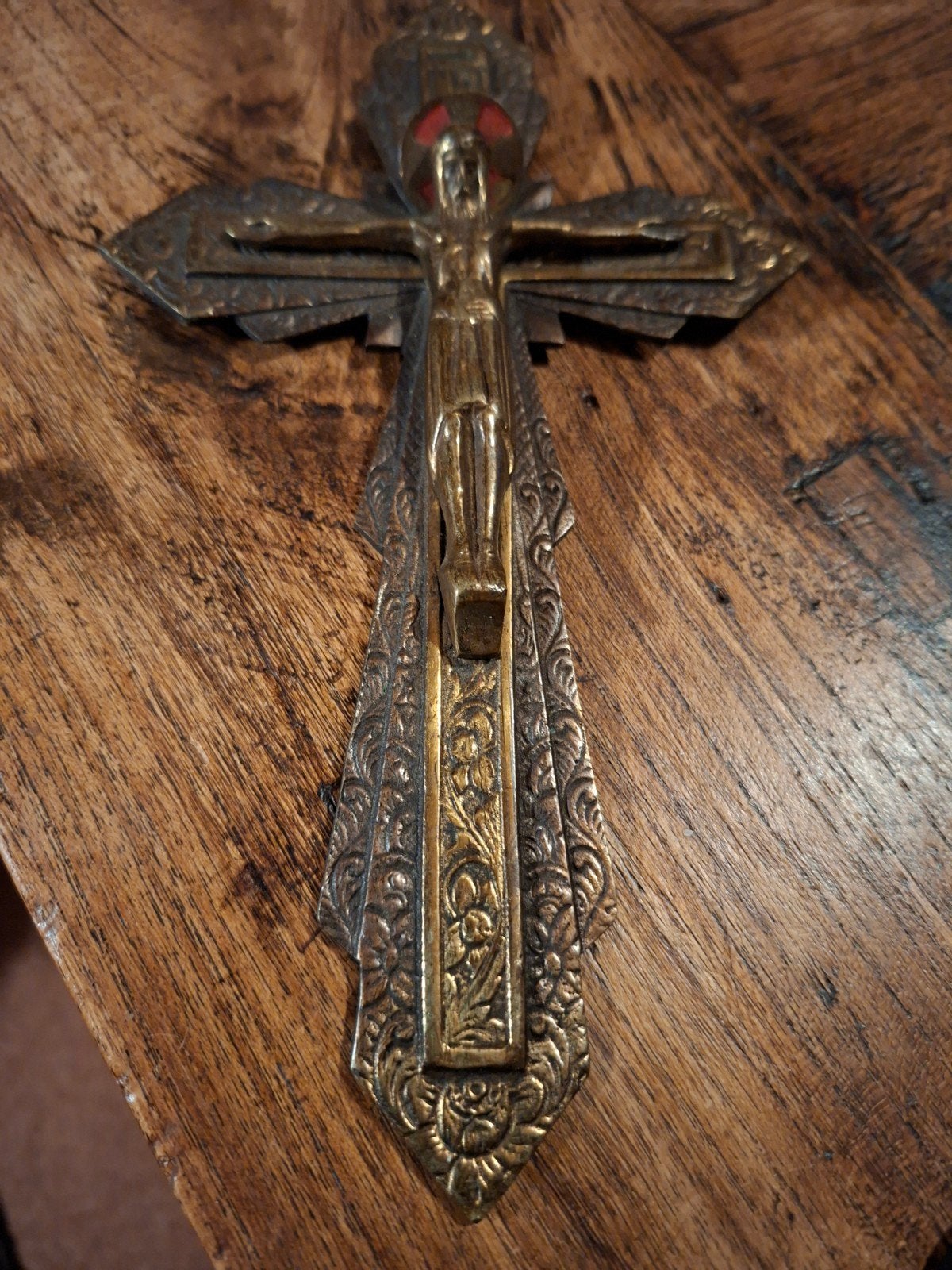 Art Deco Frans wandkruisbeeld, dubbelzijdig gedecoree, Verzenden