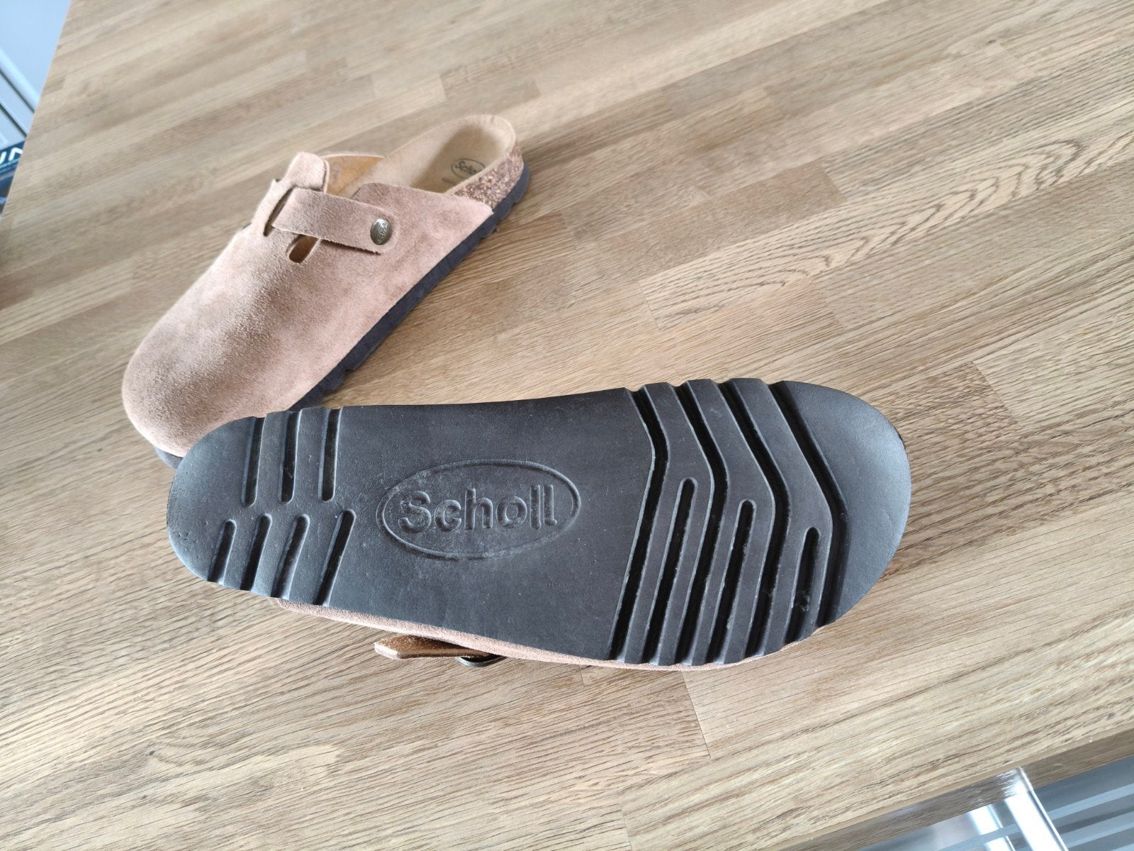 Nieuwe dames clogs maat 40.Merk Scholl. Kleur licht bruin, Ophalen of Verzenden, Nieuw, Bruin