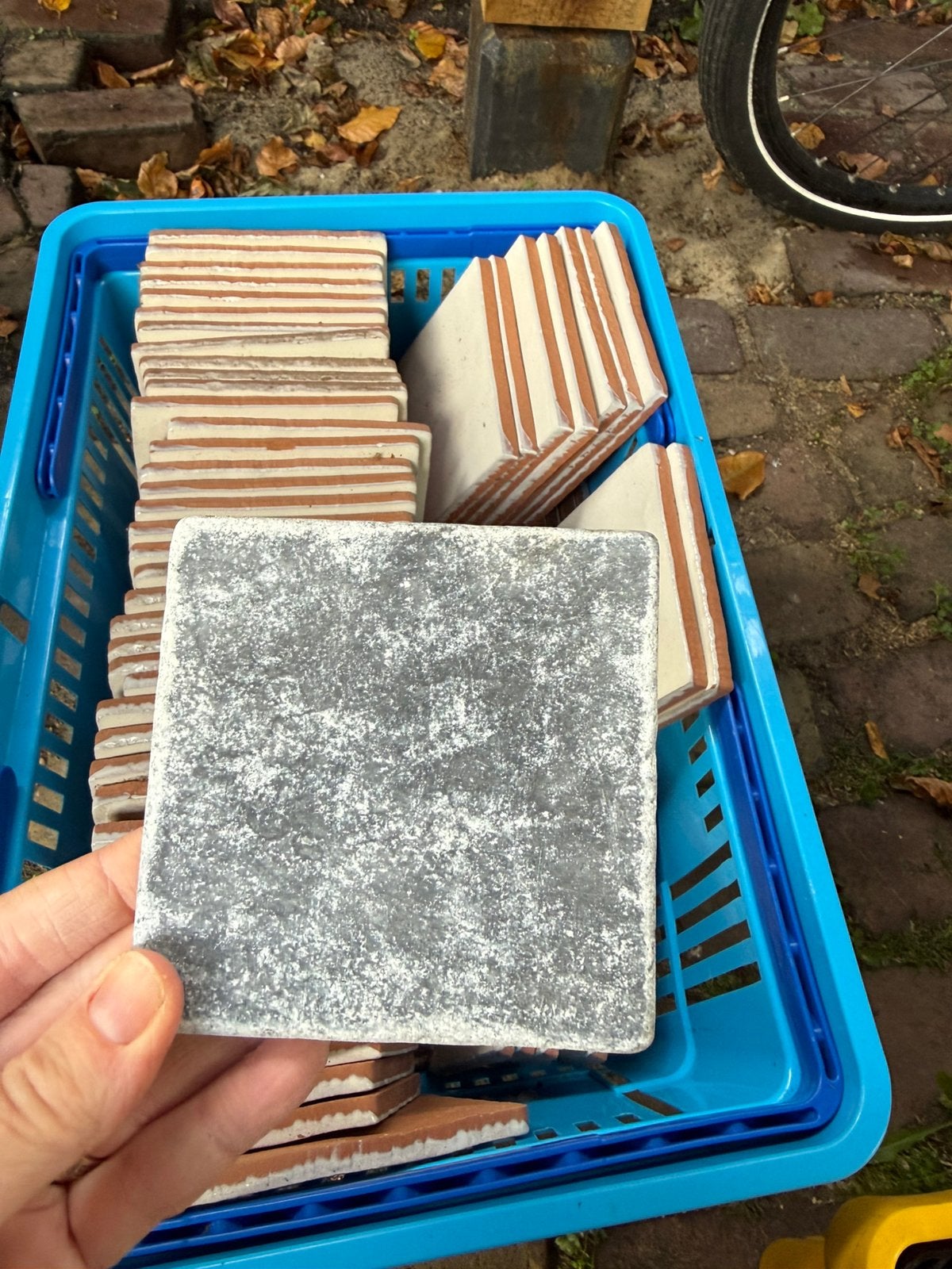 Nieuwe tegeltjes hardsteen en marmer (?). 10x10, Ophalen, Minder dan 20 cm, Zo goed als nieuw, Minder dan 5 m²