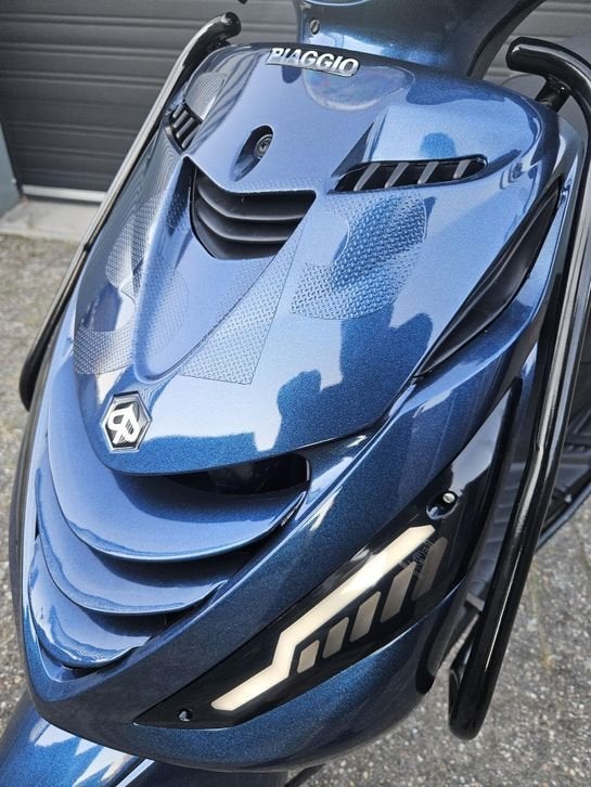 Foto 9 van PIAGGIO ZIP 50 4T E4 BROM 2020 DIAMOND BLEU 7070KM + OPTIES