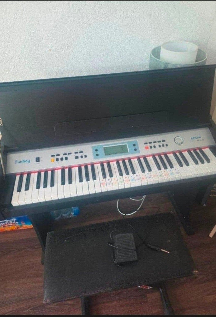 FunKey DP61-II Digitale Piano met Kruk en Pedaal, Ophalen, Gebruikt, Zwart, Digitaal
