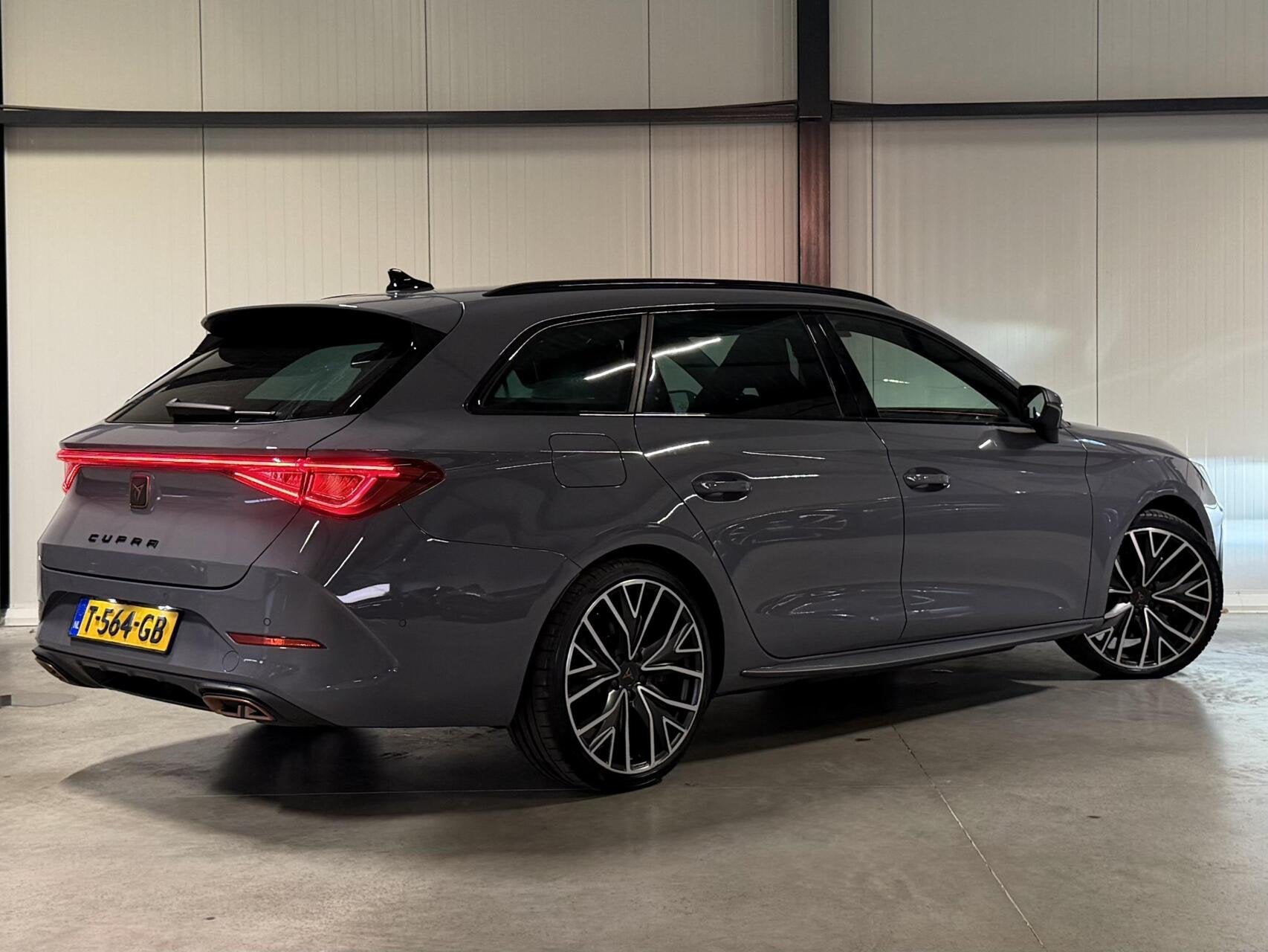 CUPRA Leon Sportstourer 1.4 e-Hybrid VZ Copper Trekhaak NAP, Auto's, Cupra, 77 km/l, Gebruikt, Euro 6, 4 cilinders