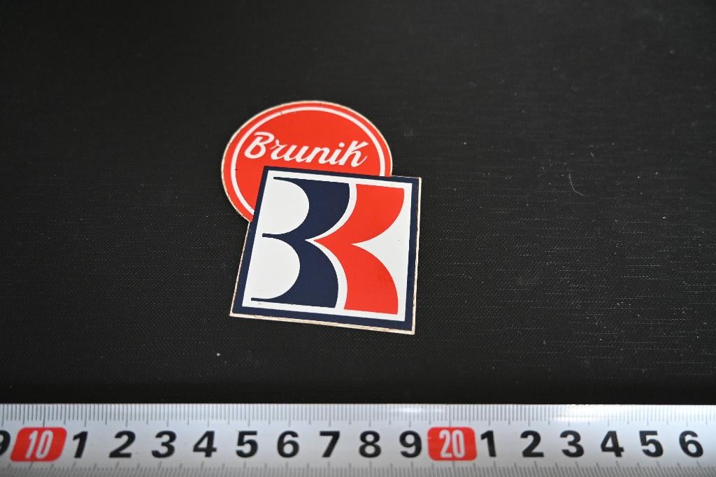 sticker Brunik logo, Ophalen, Zo goed als nieuw