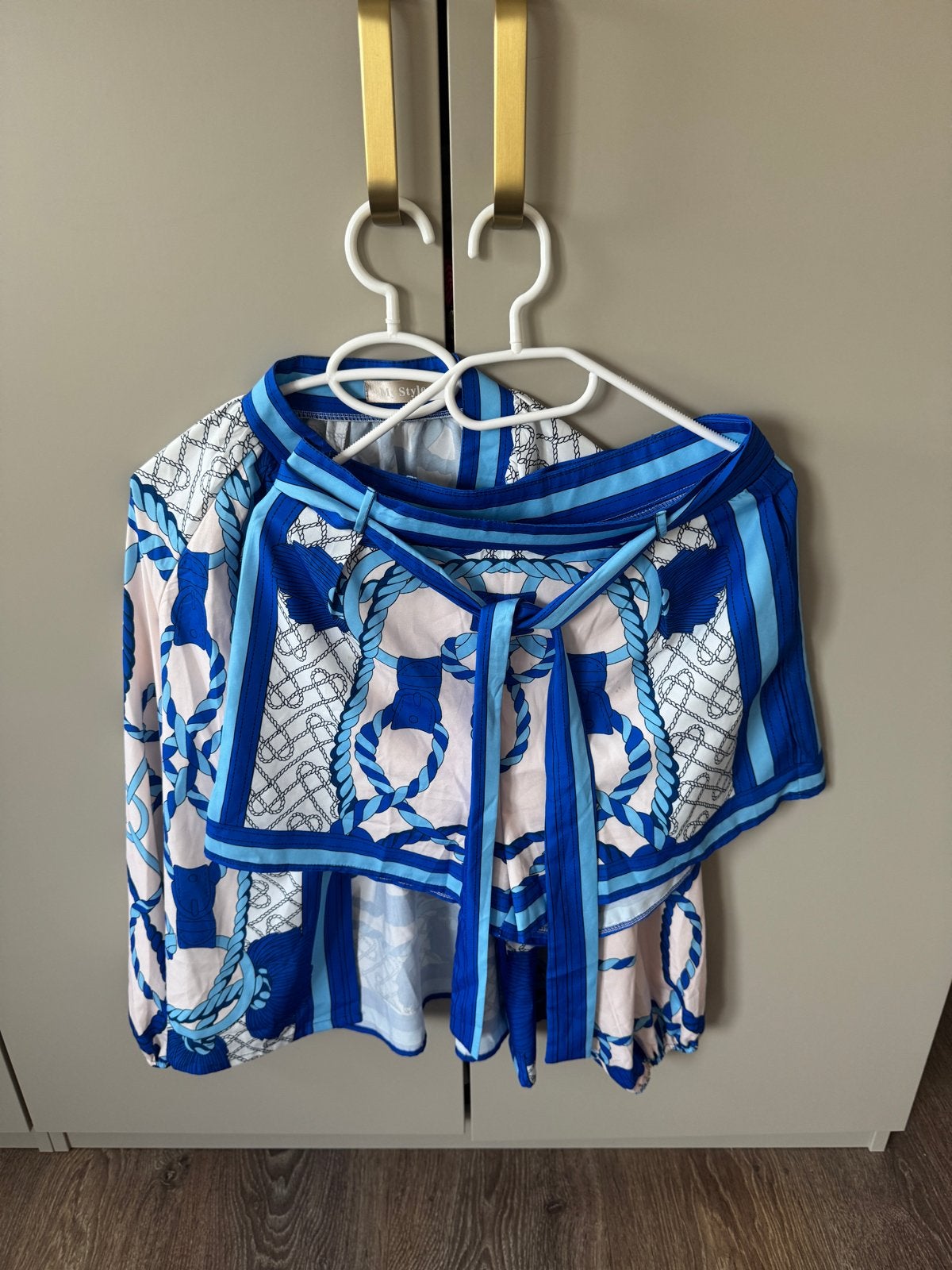 Blouse en short set met kettingprint - Blauw/Wit, Maat 38/40 (M), Kort, Zo goed als nieuw, Verzenden