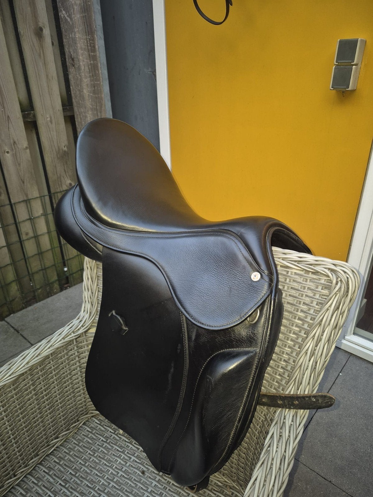 Zeer net leren zadel, Dieren en Toebehoren, Ophalen, Dressuur, XL (18 inch of meer), Zo goed als nieuw