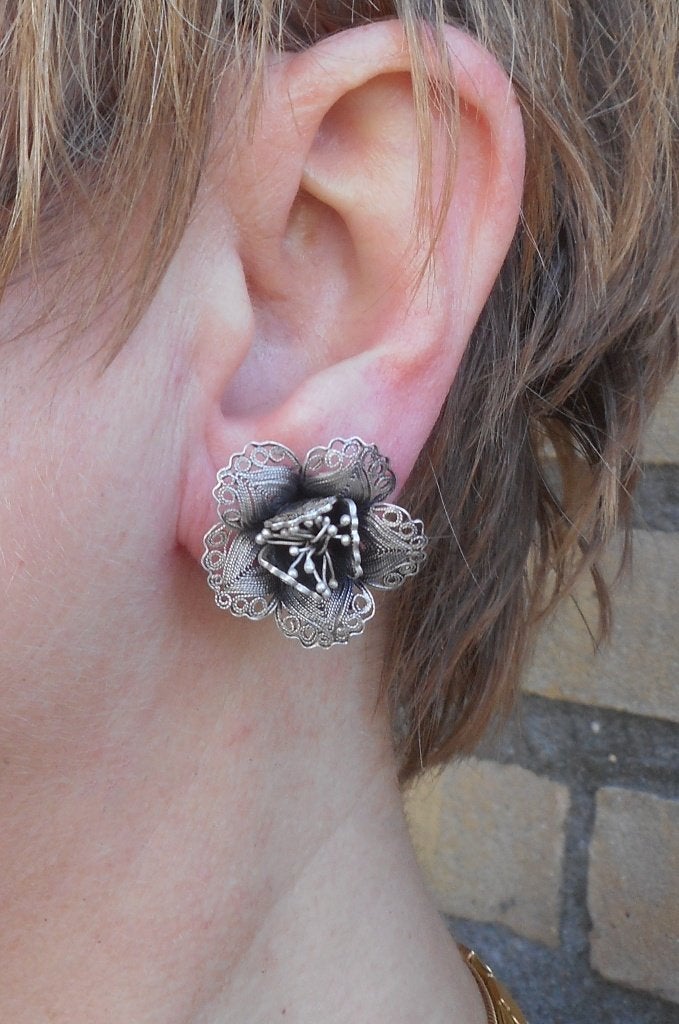 Zilveren prachtige antieke oorclips bloem nr.773, Sieraden, Tassen en Uiterlijk, Antieke sieraden, Verzenden, Zilver, Oorbellen