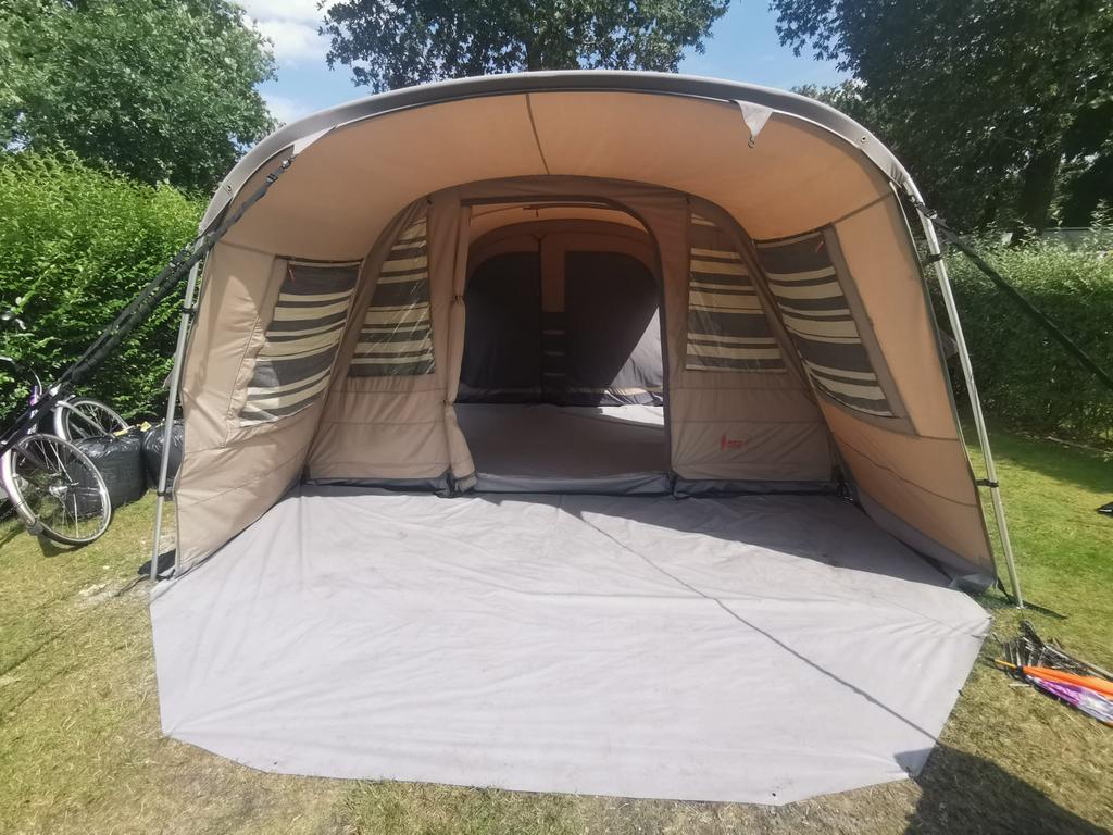 Redwood Willow 420 degelijke tunneltent 5 personen, Ophalen, Gebruikt, Tot en met 5