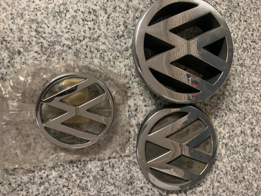Volkswagen logos.   1 is er nieuw, Ophalen of Verzenden, Zo goed als nieuw
