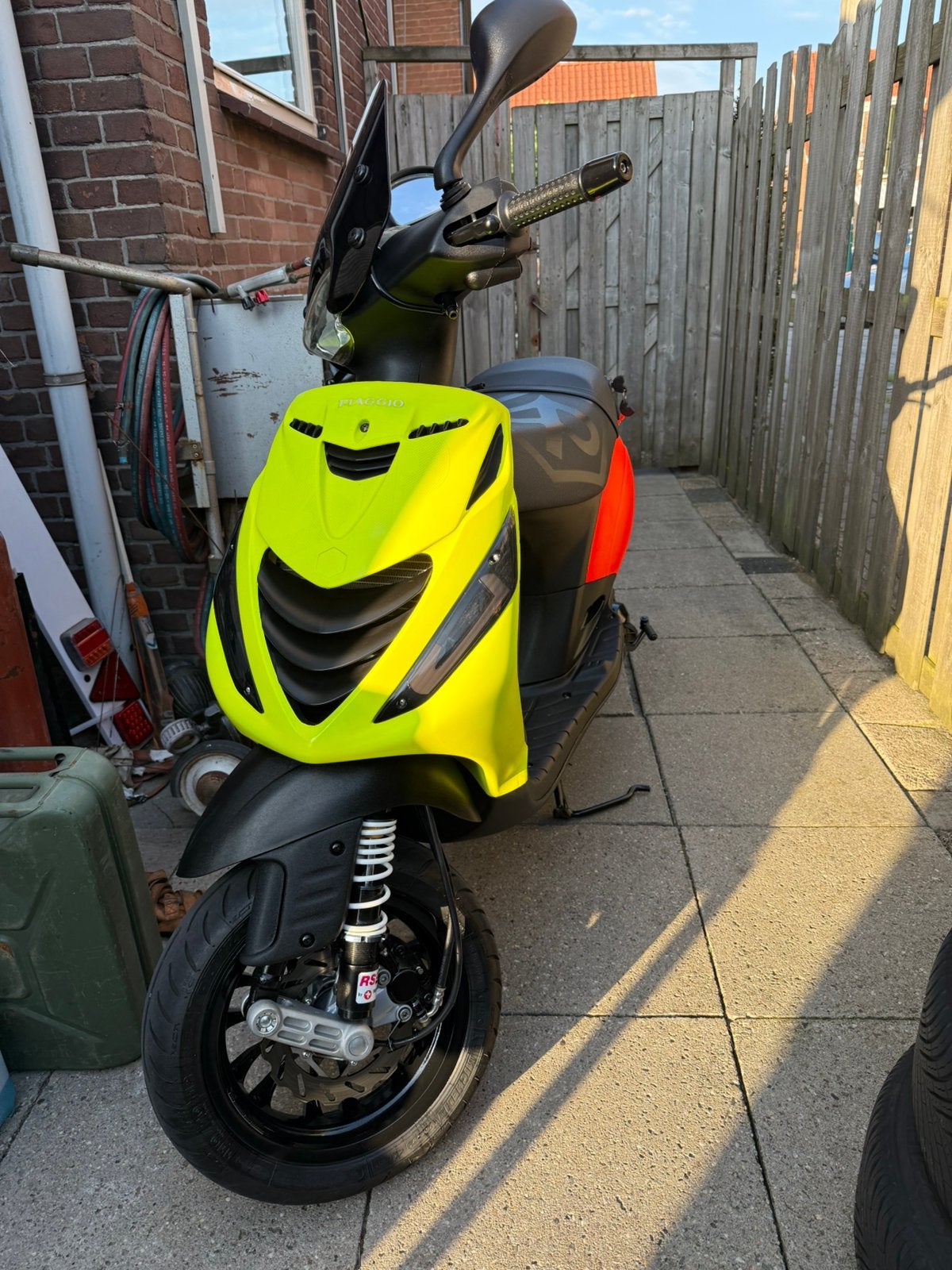 ZIP A1 MOTORSCOOTER NIEUWSTAAT 125cc/180cc 183cc, Ophalen of Verzenden, Zo goed als nieuw, Tweetakt, Zip
