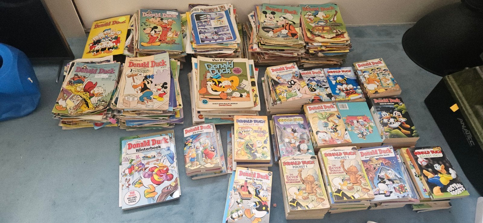 ongeveer een 500 Donald ducks, pockets en strips., Meerdere stripboeken, Ophalen, Gelezen