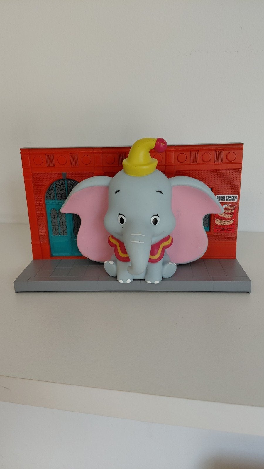 Dumbo Disney figuur met plateau, Ophalen of Verzenden, Zo goed als nieuw