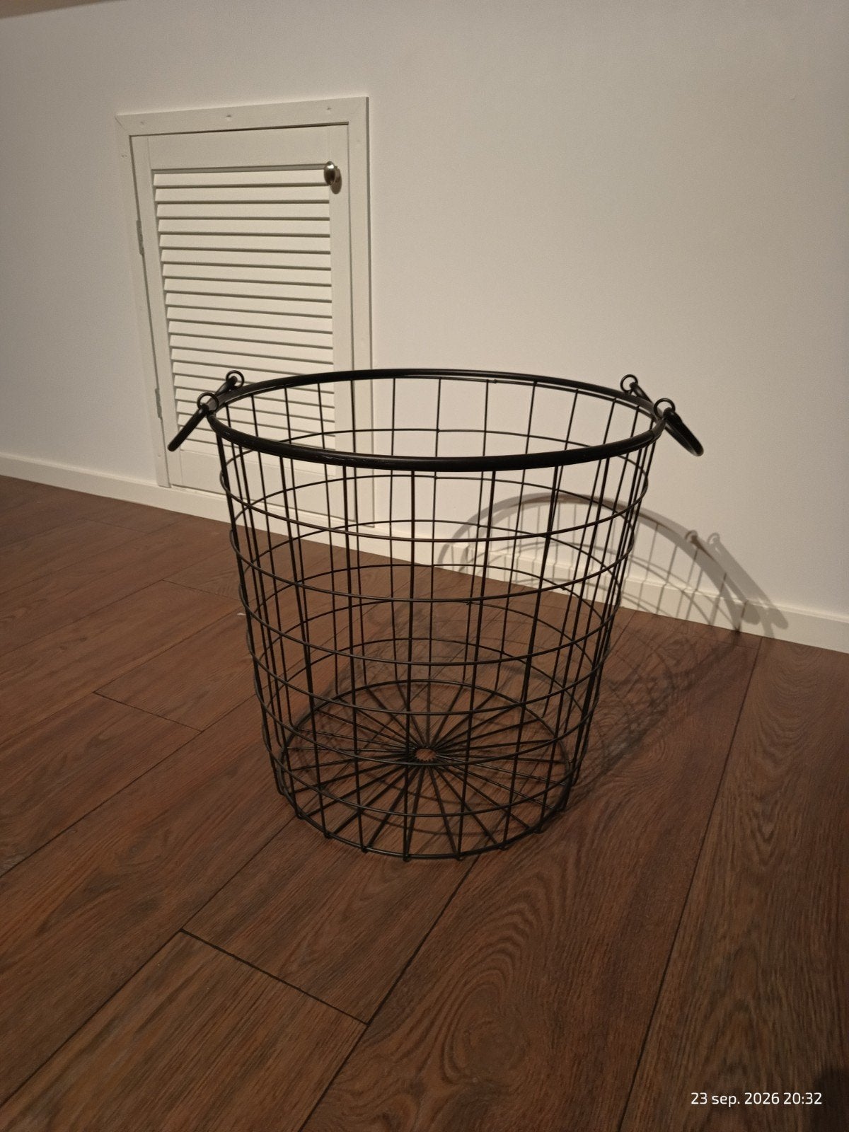 Zwarte stalen mand, stevig, 44cm hoog, 46cm diameter, Huis en Inrichting, Ophalen, Mand, Rond, Zo goed als nieuw