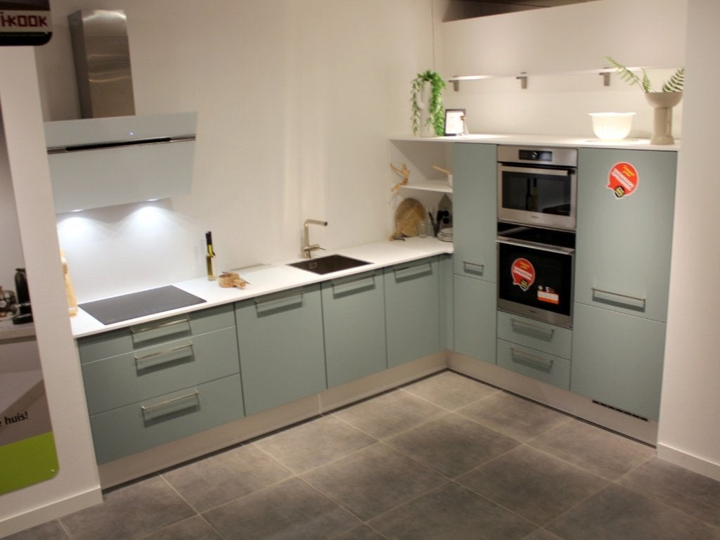 AF13 – Nobilia Tortona hoekkeuken in Aqua supermat, Huis en Inrichting, Keuken | Complete keukens, Gebruikt, Hoekkeuken, Overige kleuren