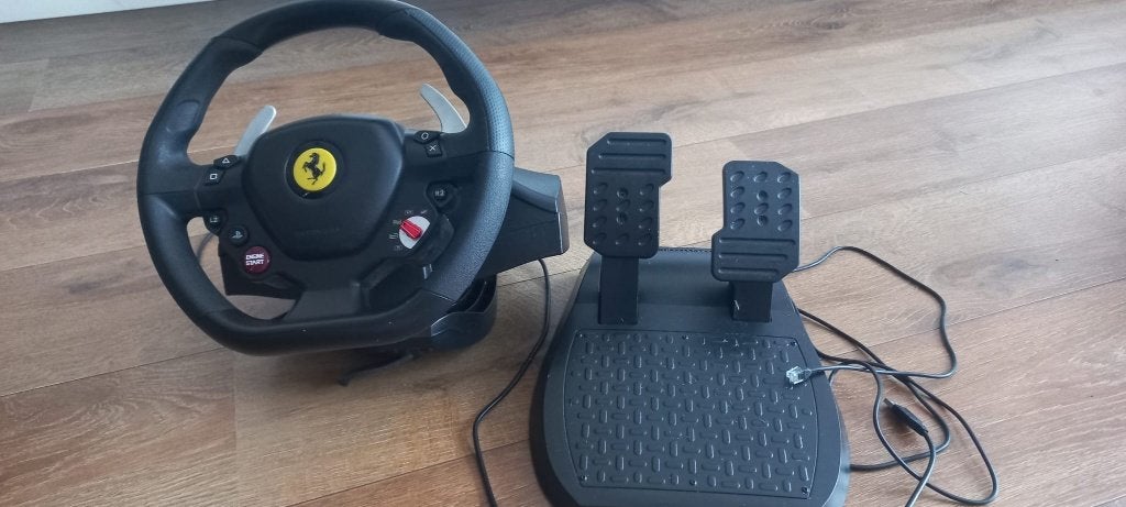 Stuur en pedalen (T80 Ferrari 488 GTB Edition), Ophalen, Zo goed als nieuw, Stuur of Pedalen, PlayStation 4