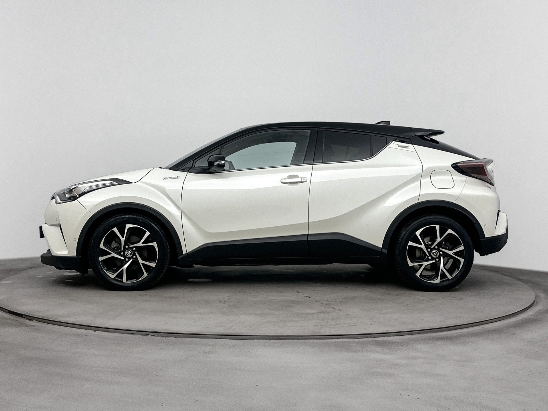Toyota C-HR 1.8 Hybrid Style Ultimate | JBL Audio | Navigati, 12 maanden, Stof, 4 cilinders, Origineel Nederlands