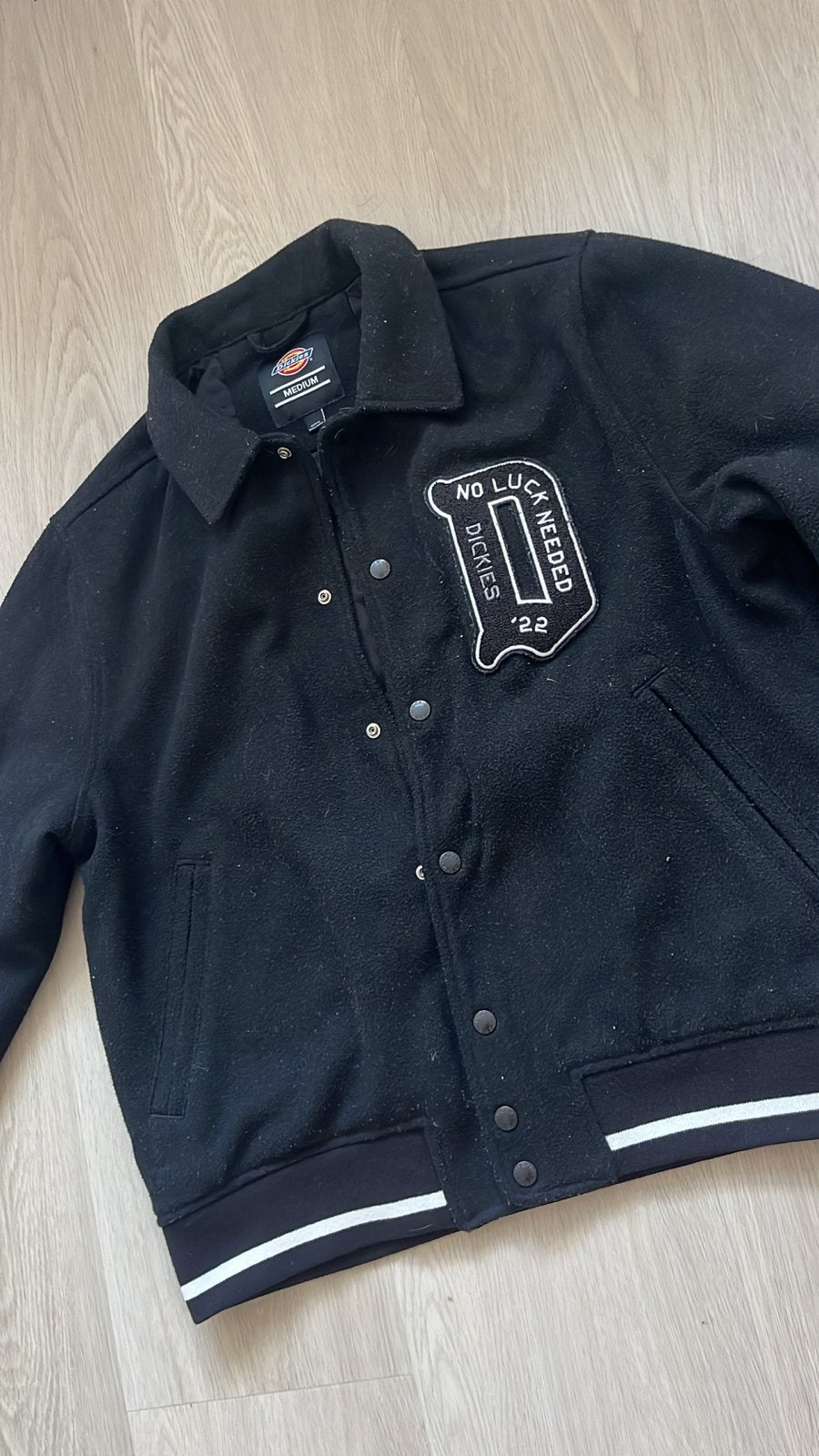 Dickies Varsity Jacket Zwart - Maat M, Kleding | Heren, Ophalen of Verzenden, Zo goed als nieuw, Maat 52/54 (L), Zwart