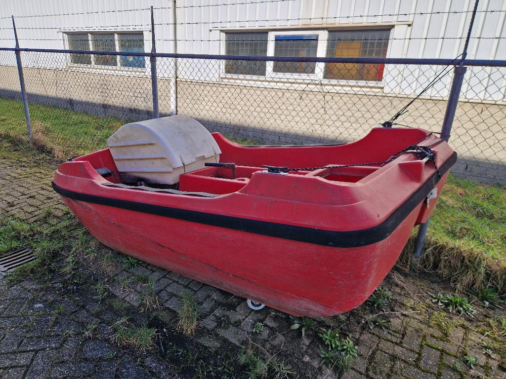 Waterfiets zelflozende kuip buitenboordmotor kan er evt. op, Watersport en Boten, Ophalen of Verzenden, Gebruikt