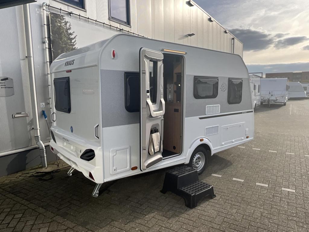 Knaus Sport 400 QD GRATIS MOVER-COMPACT, Caravans en Kamperen, 7 tot 8 meter, Bedrijf, Treinzit, Tot en met 3