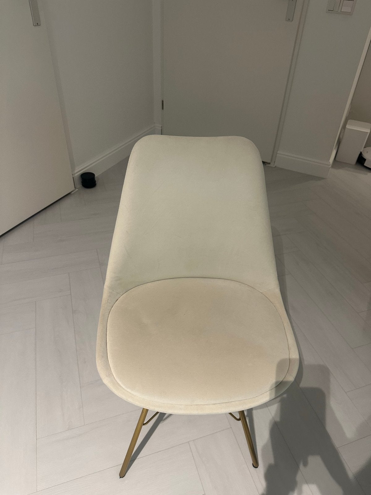 3x Creme velvet stoelen met gouden poten, Huis en Inrichting, Stoelen, Ophalen, Overige kleuren, Zo goed als nieuw, Vier
